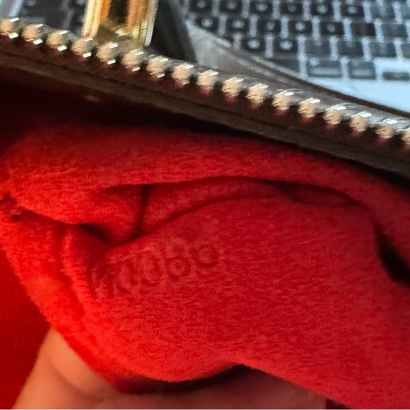 Used Authentic Louis Vuitton Handbag With August 2006 date code VI0086. - Picture 8 of 8